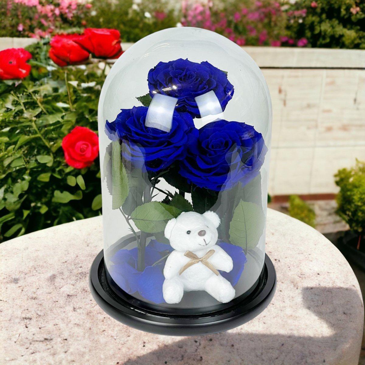3 Trandafiri Criogenati Albastri în Cupolă de Sticlă cu Ursuleț Plush de Lux - Trandafir - Criogenat.ro