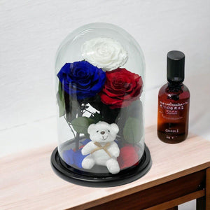 Aranjament Cu 3 Trandafiri Criogenati În Cupolă De Sticlă Alb Albastru Roșu - Trandafir - Criogenat.ro