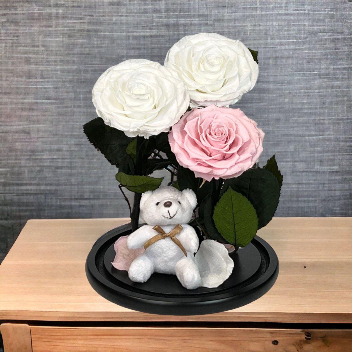 Aranjament Cu 3 Trandafiri Criogenati In Cupola De Sticla Cu Ursulet De Plus - Trandafir - Criogenat.ro