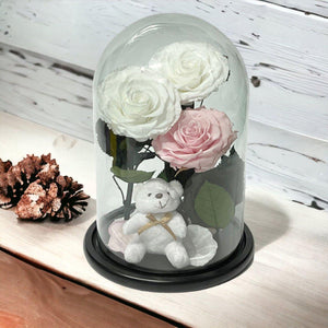 Aranjament Cu 3 Trandafiri Criogenati In Cupola De Sticla Cu Ursulet De Plus - Trandafir - Criogenat.ro