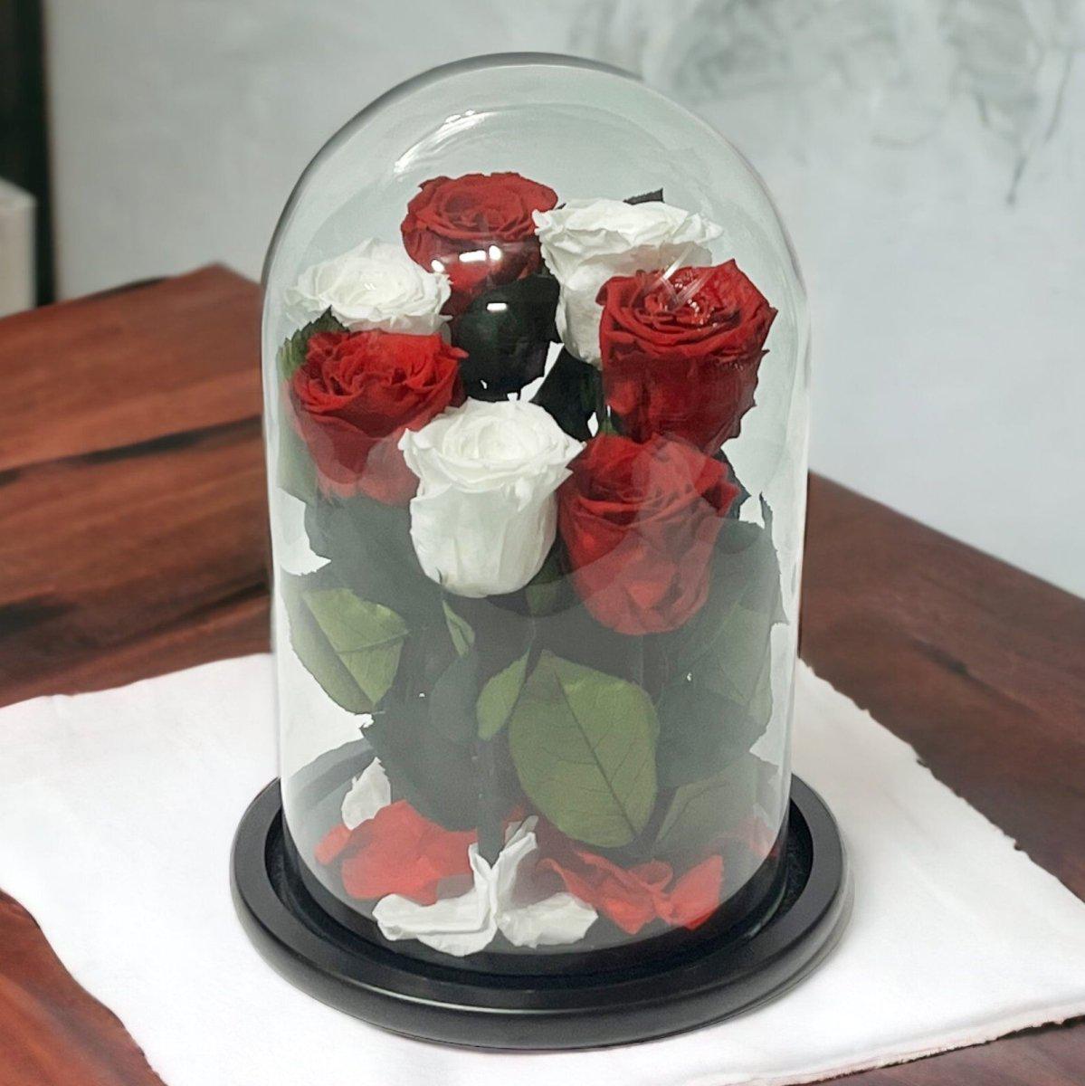 Aranjament Cu 7 Trandafiri Criogenati În Cupolă De Sticlă Cu Mesaj Personalizat - Trandafir - Criogenat.ro