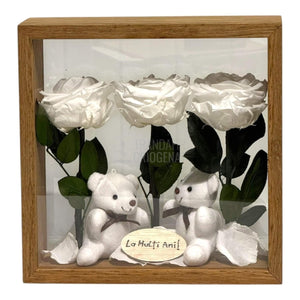 Aranjament De Masă Cu 3 Trandafiri Criogenați Albi Mesaj Personalizat Și 2 Ursuleți De Plus Cadoul Perfect - Trandafir - Criogenat.ro