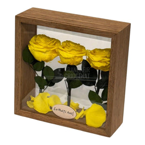 Aranjament De Masa Cu 3 Trandafiri Criogenați Galbeni Premium Pentru Decor Elegant În Casă Sau Birou Până La 25 De Ani - Trandafir - Criogenat.ro