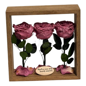 Aranjament De Masă Cu 3 Trandafiri Criogenați Mov Pudrat Și Mesaj Personalizat Eleganță Și Naturalețe - Trandafir - Criogenat.ro