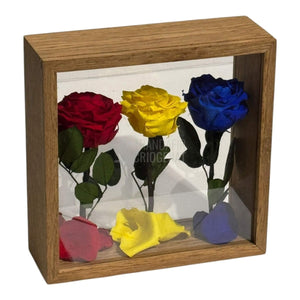 Aranjament De Masă Cu Trandafiri Criogenați În Culorile României Pentru Patriotism Și Eleganță - Trandafir - Criogenat.ro