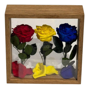 Aranjament De Masă Cu Trandafiri Criogenați În Culorile României Pentru Patriotism Și Eleganță - Trandafir - Criogenat.ro