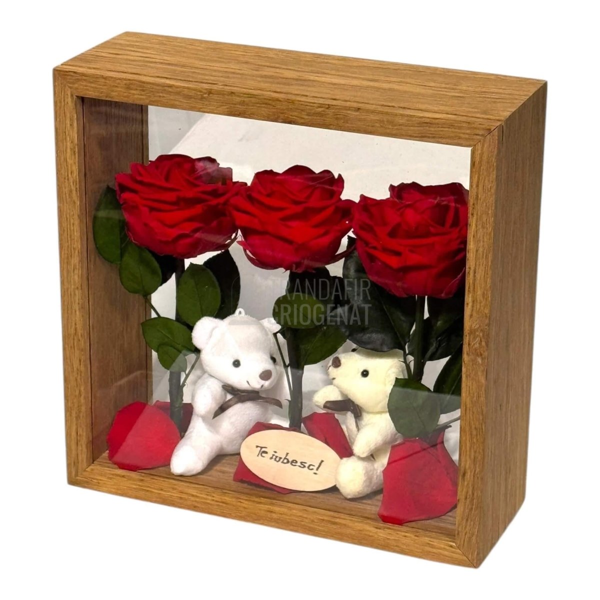 Aranjament De Masă Cu Trandafiri Criogenați Roșii Și Ursuleți De Plus O Declarație De Iubire Durabilă - Trandafir - Criogenat.ro
