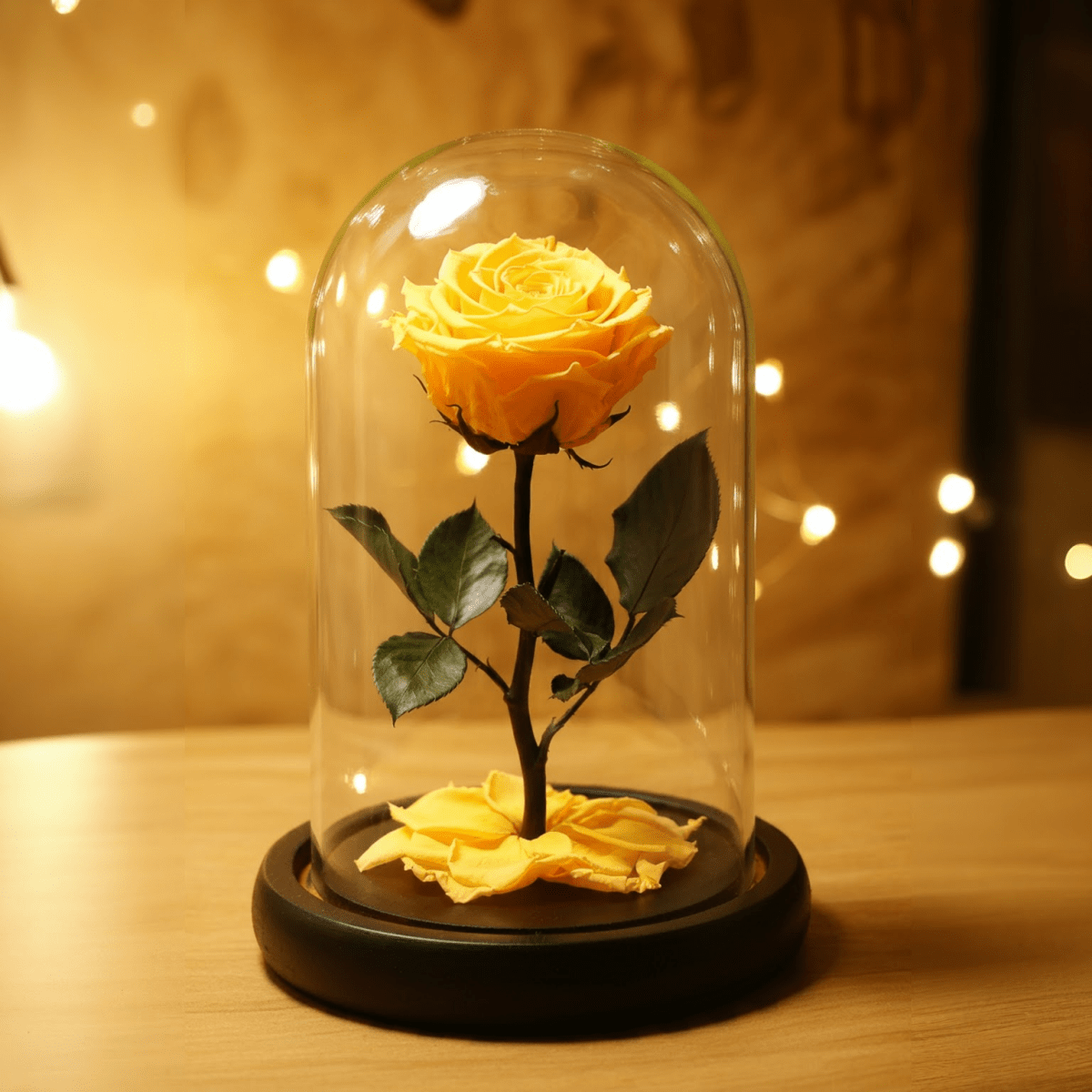 Trandafir Criogenat Galben În Cupolă De Sticlă 8 Cm Cadou Unic 12x25 Cm - Trandafir - Criogenat.ro