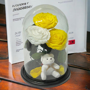 Trandafiri Criogenati De Lux Cu Ursulet In Cupola De Sticla 2 Galbeni Si 1 Alb - Trandafir - Criogenat.ro