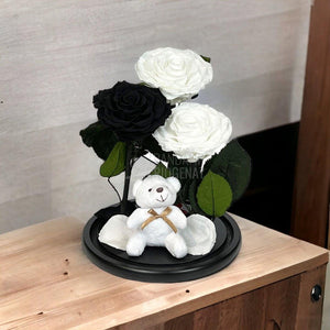 3 Trandafiri Criogenati mari, 2 albi, 1 negru, cupola cu ursulet - Trandafir-Criogenat.ro