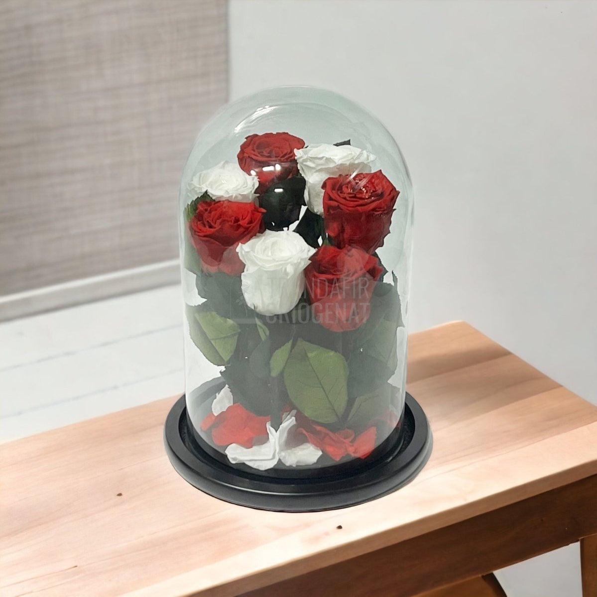 7 Trandafiri Criogenati 4 rosii, 3 albi (orice mix de culori la alegere) - Trandafir-Criogenat.ro