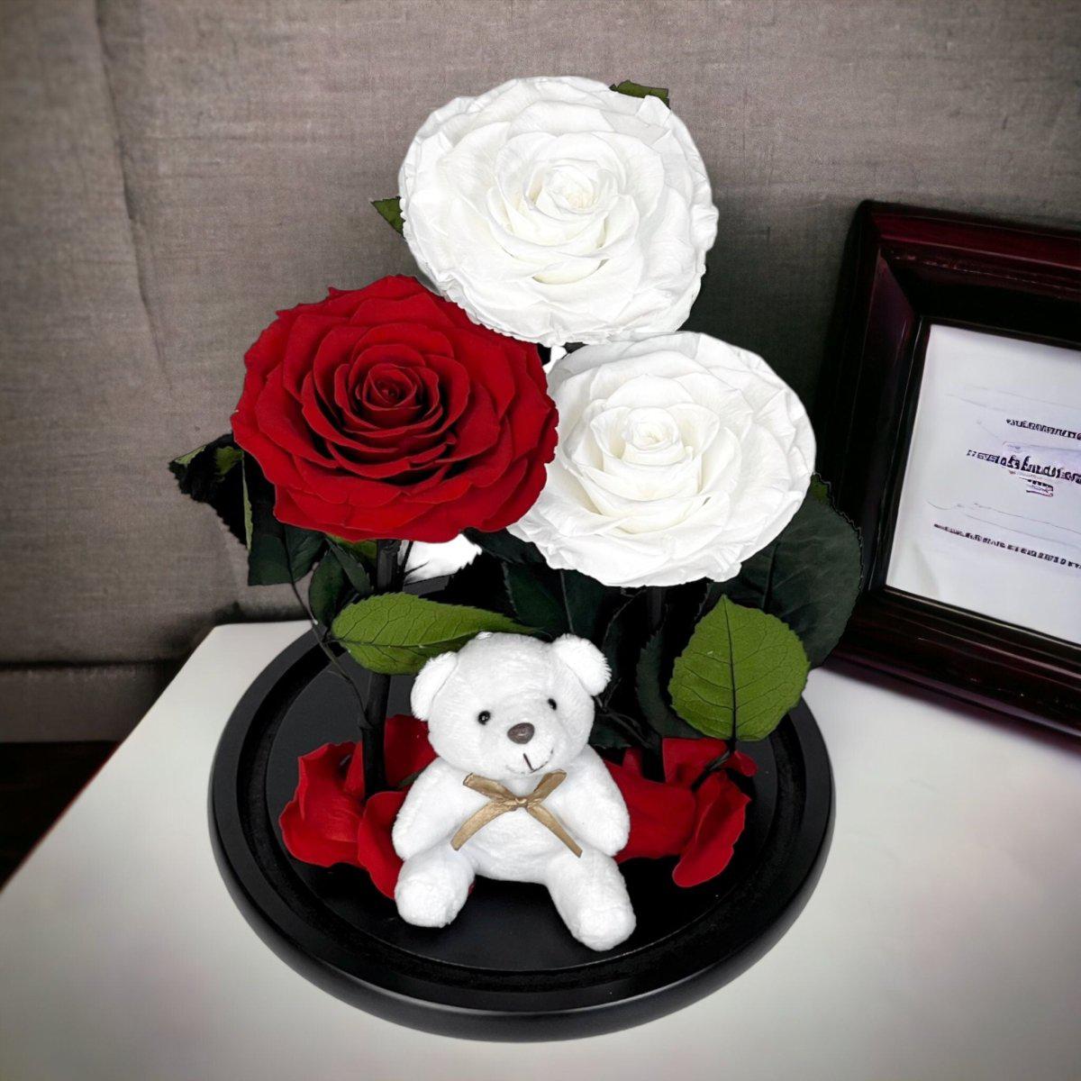 Aranjament Cu 3 Trandafiri Criogenati 2 Albi Si 1 Rosu In Cupola Sticla Ursulet - Trandafir - Criogenat.ro