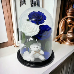 Aranjament Cu 3 Trandafiri Criogenati Albastri Alb Cupola Sticla Ursulet Plush - Trandafir - Criogenat.ro