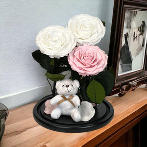 Aranjament Cu 3 Trandafiri Criogenati In Cupola De Sticla Cu Ursulet De Plus - Trandafir - Criogenat.ro