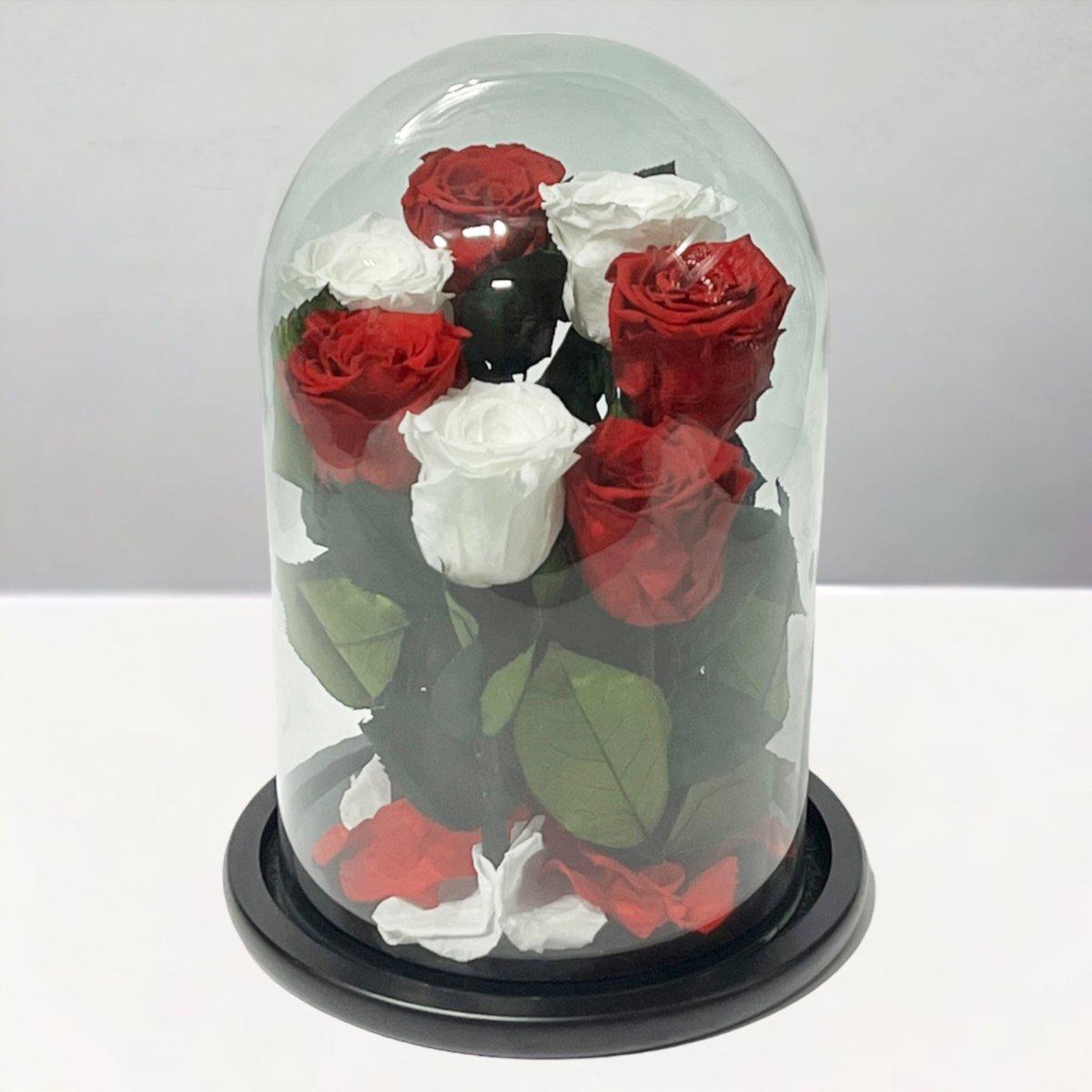 Aranjament Cu 7 Trandafiri Criogenati În Cupolă De Sticlă Cu Mesaj Personalizat - Trandafir - Criogenat.ro