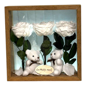 Aranjament De Masă Cu 3 Trandafiri Criogenați Albi Mesaj Personalizat Și 2 Ursuleți De Plus Cadoul Perfect - Trandafir - Criogenat.ro