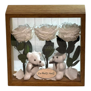 Aranjament De Masă Cu 3 Trandafiri Criogenați Albi Mesaj Personalizat Și 2 Ursuleți De Plus Cadoul Perfect - Trandafir - Criogenat.ro