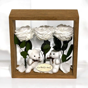 Aranjament De Masă Cu 3 Trandafiri Criogenați Albi Mesaj Personalizat Și 2 Ursuleți De Plus Cadoul Perfect - Trandafir - Criogenat.ro