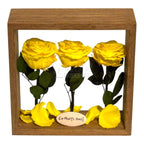 Aranjament De Masa Cu 3 Trandafiri Criogenați Galbeni Premium Pentru Decor Elegant În Casă Sau Birou Până La 25 De Ani - Trandafir - Criogenat.ro