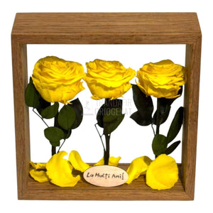 Aranjament De Masa Cu 3 Trandafiri Criogenați Galbeni Premium Pentru Decor Elegant În Casă Sau Birou Până La 25 De Ani - Trandafir - Criogenat.ro