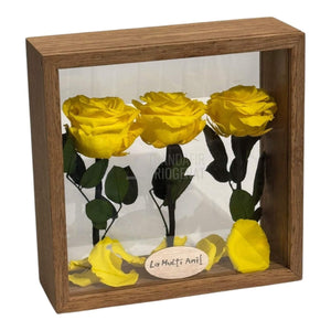 Aranjament De Masa Cu 3 Trandafiri Criogenați Galbeni Premium Pentru Decor Elegant În Casă Sau Birou Până La 25 De Ani - Trandafir - Criogenat.ro