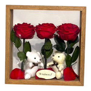 Aranjament De Masă Cu Trandafiri Criogenați Roșii Și Ursuleți De Plus O Declarație De Iubire Durabilă - Trandafir - Criogenat.ro