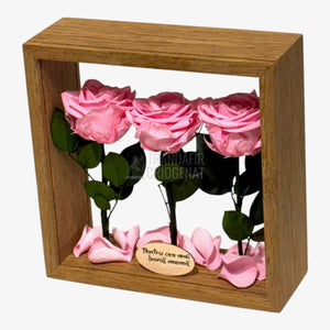 Aranjament de Masă cu Trandafiri Criogenați Roz Eleganță Naturală și Mesaj Personalizat - Trandafir - Criogenat.ro