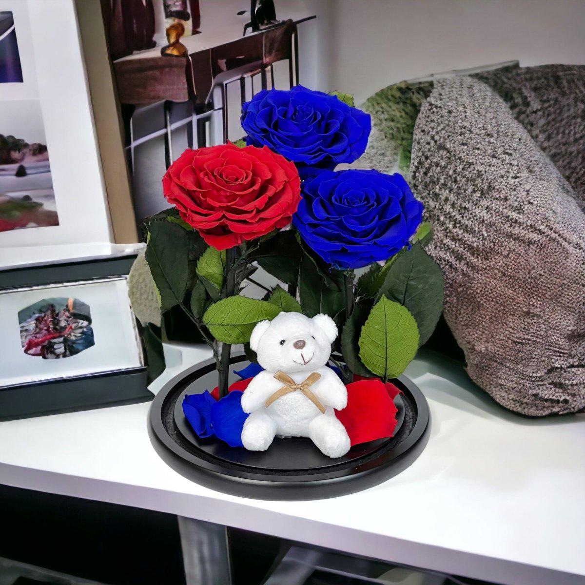 Aranjament Trandafiri Criogenați 2 Albastrii 1 Roșu Sub Cupolă de Sticlă Ursuleț - Trandafir - Criogenat.ro