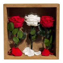 Tablou Cu 3 Trandafiri Criogenați Simbol Al Iubirii Și Purității Realizat Manual Cu Petale Naturale Dimensiune 27x27 cm - Trandafir - Criogenat.ro