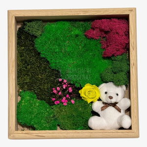 Tablou Natural cu Mușchi Licheni Trandafir Criogenat și Ursuleț o Declarație de Dragoste Unică - Trandafir - Criogenat.ro