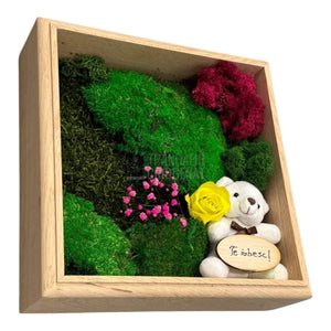 Tablou Natural cu Mușchi Licheni Trandafir Criogenat și Ursuleț o Declarație de Dragoste Unică - Trandafir - Criogenat.ro