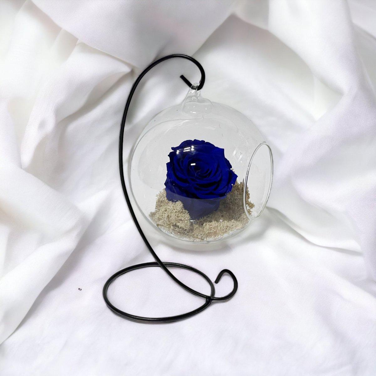 Trandafir Criogenat Albastru Etern În Glob De Sticlă Suspendat 12 Cm Elegant - Trandafir - Criogenat.ro
