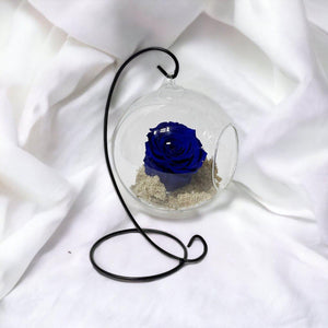 Trandafir Criogenat Albastru Etern În Glob De Sticlă Suspendat 12 Cm Elegant - Trandafir - Criogenat.ro