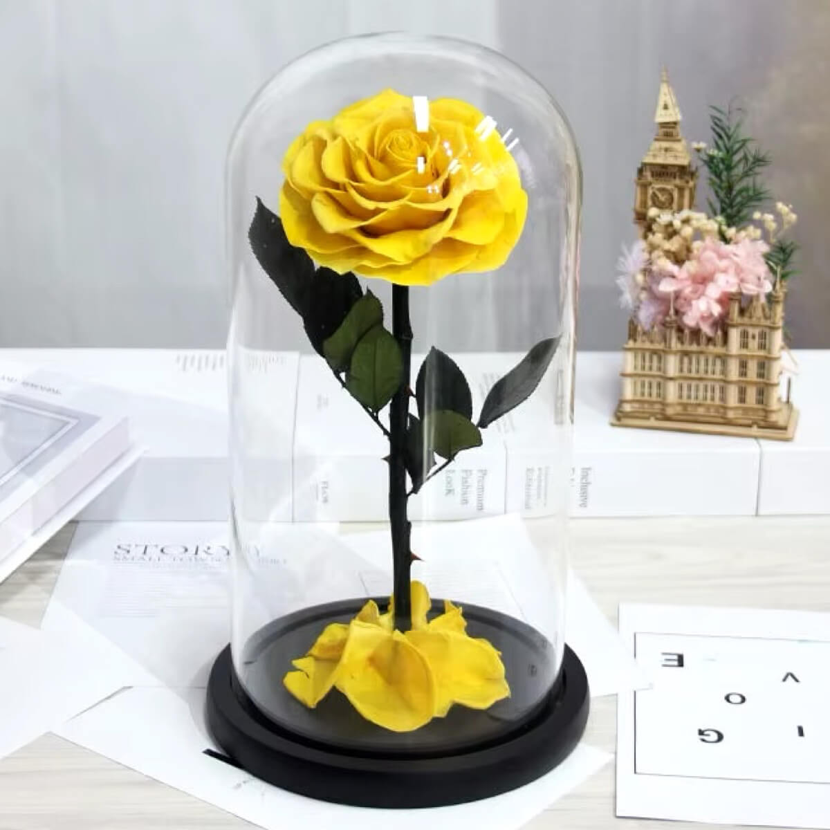 Trandafir Criogenat galben bonita in cupola de sticla, cu mesaj scris - Trandafir - Criogenat.ro