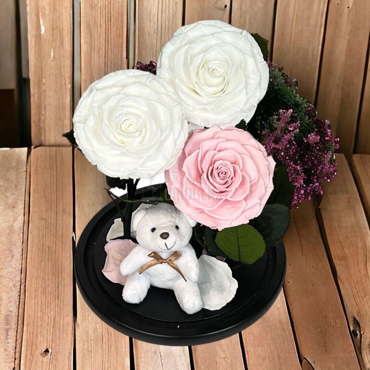 3 Trandafiri Criogenati mari, 2 albi, 1 roz, cupola cu ursulet - Trandafir-Criogenat.ro